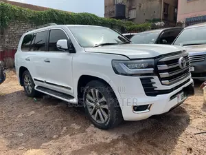 Toyota Land Cruiser 4.6 V8 GX-R 2013 White