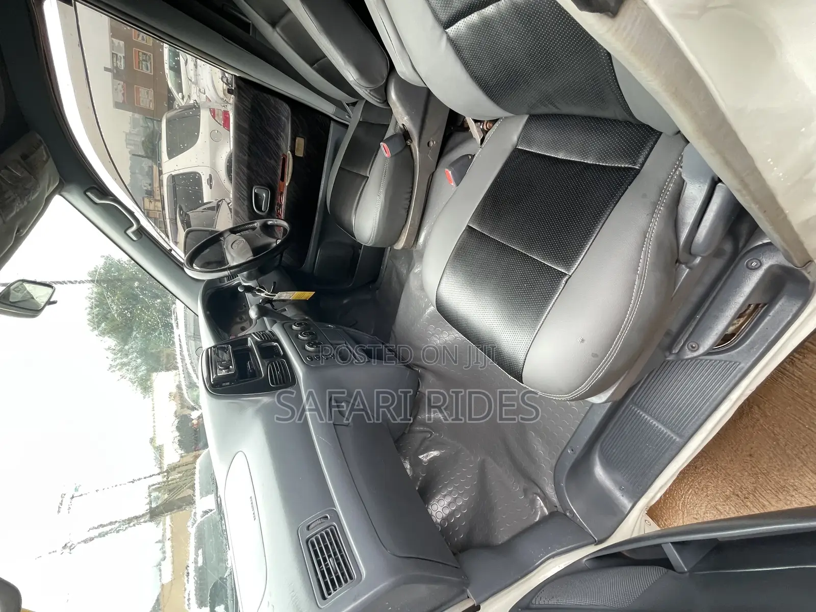 Toyota Noah 2002 White