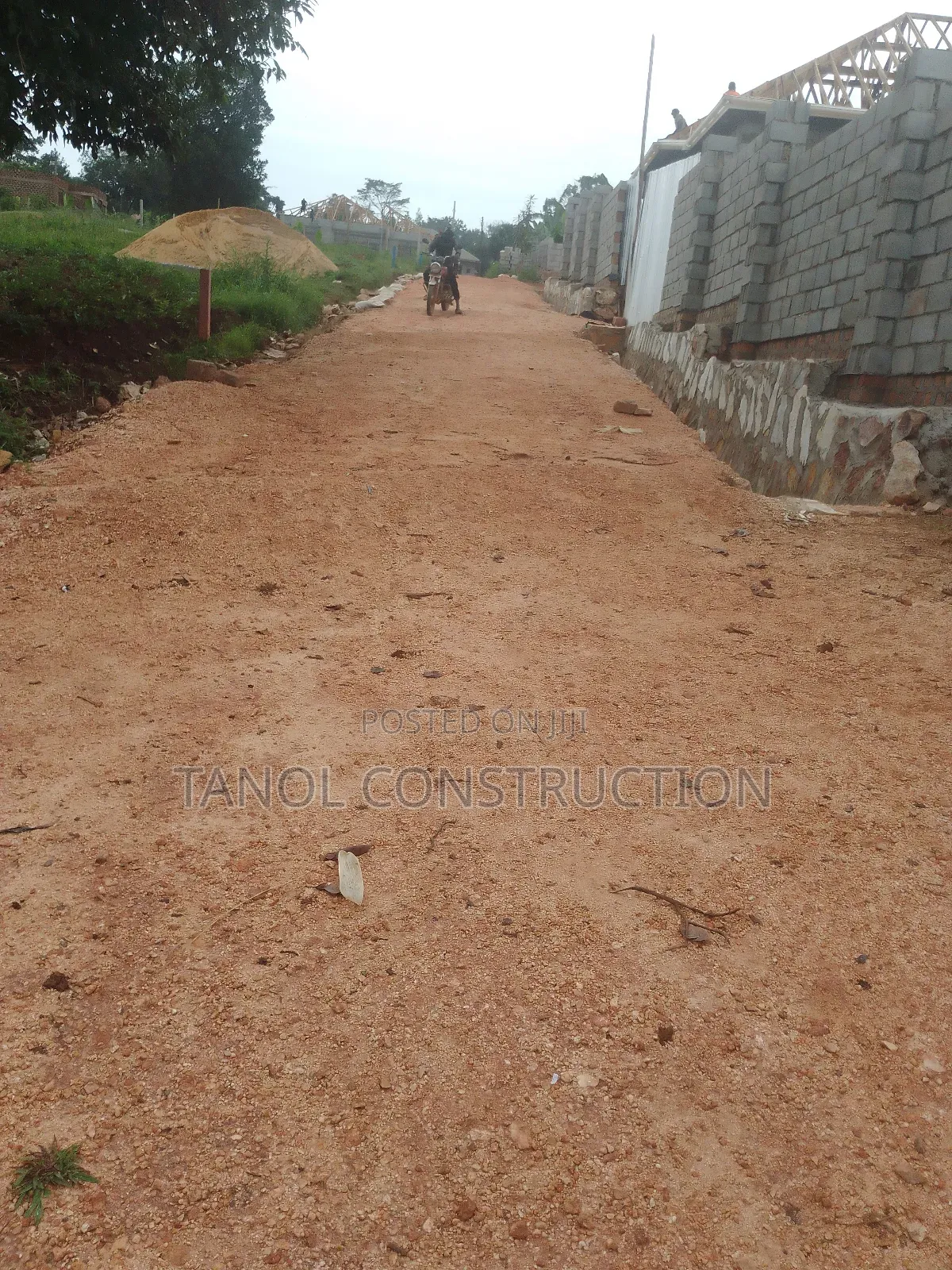 Nakwero Kira of Manyangwa Titled Land for Sale