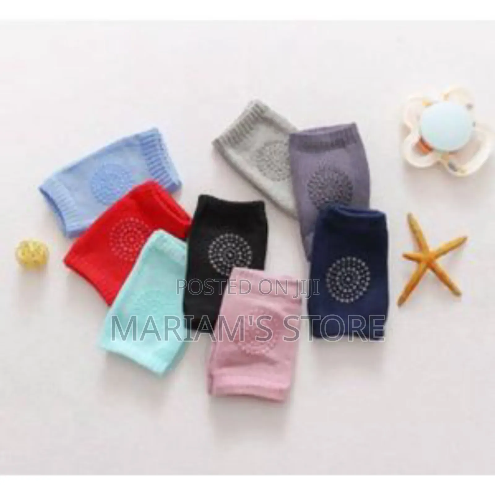 A Pair of Baby Crawling Pads/Random Selection/Unisex Colors