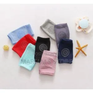 A Pair of Baby Crawling Pads/Random Selection/Unisex Colors