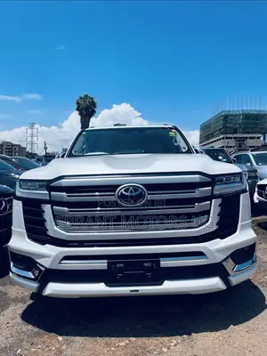 Toyota Land Cruiser 2024 White