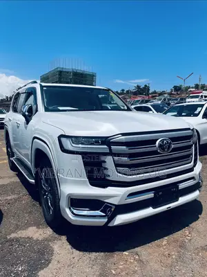 Toyota Land Cruiser 2024 White