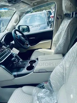 Toyota Land Cruiser 2024 White