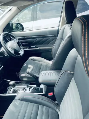 Mitsubishi Outlander 2017 Green