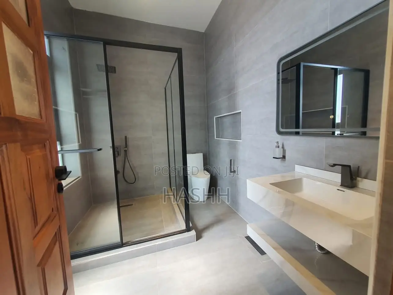 3bdrm Apartment in Muyenga, Central Division for rent