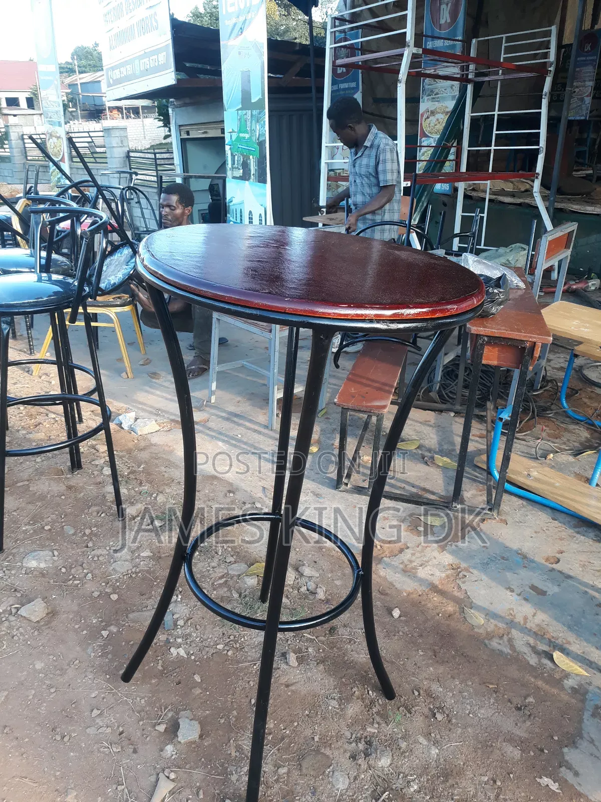 Round Counter Table