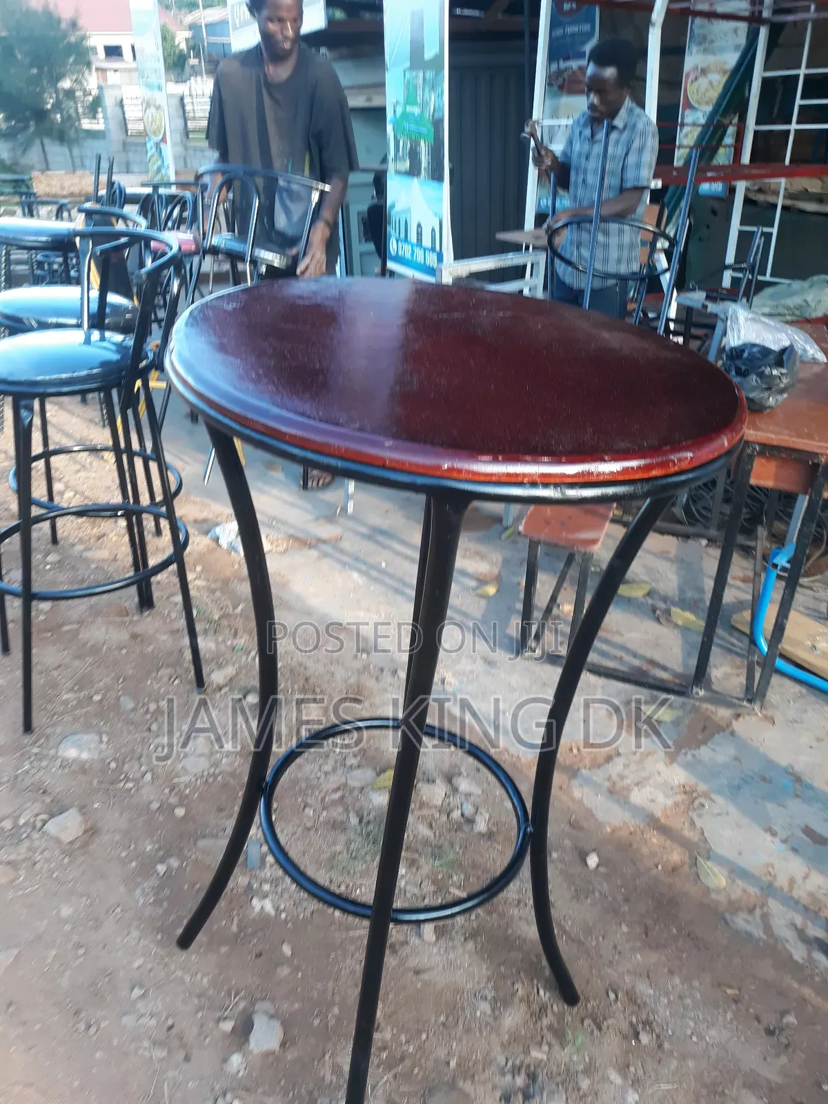 Round Counter Table