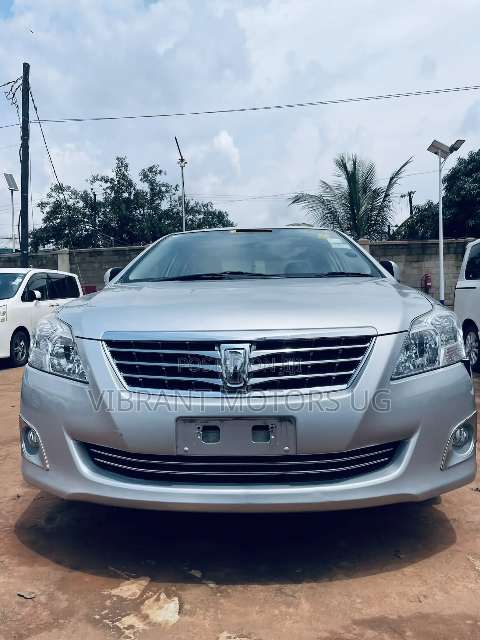 Toyota Premio 2013 Silver