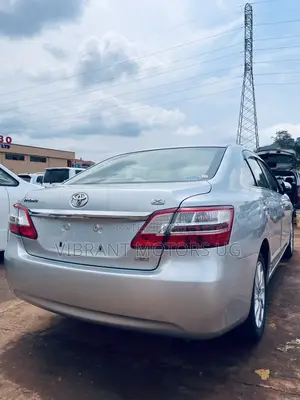 Toyota Premio 2013 Silver