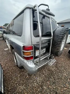 Mitsubishi Pajero Junior 1998 Silver