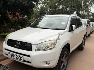 Toyota RAV4 2010 White