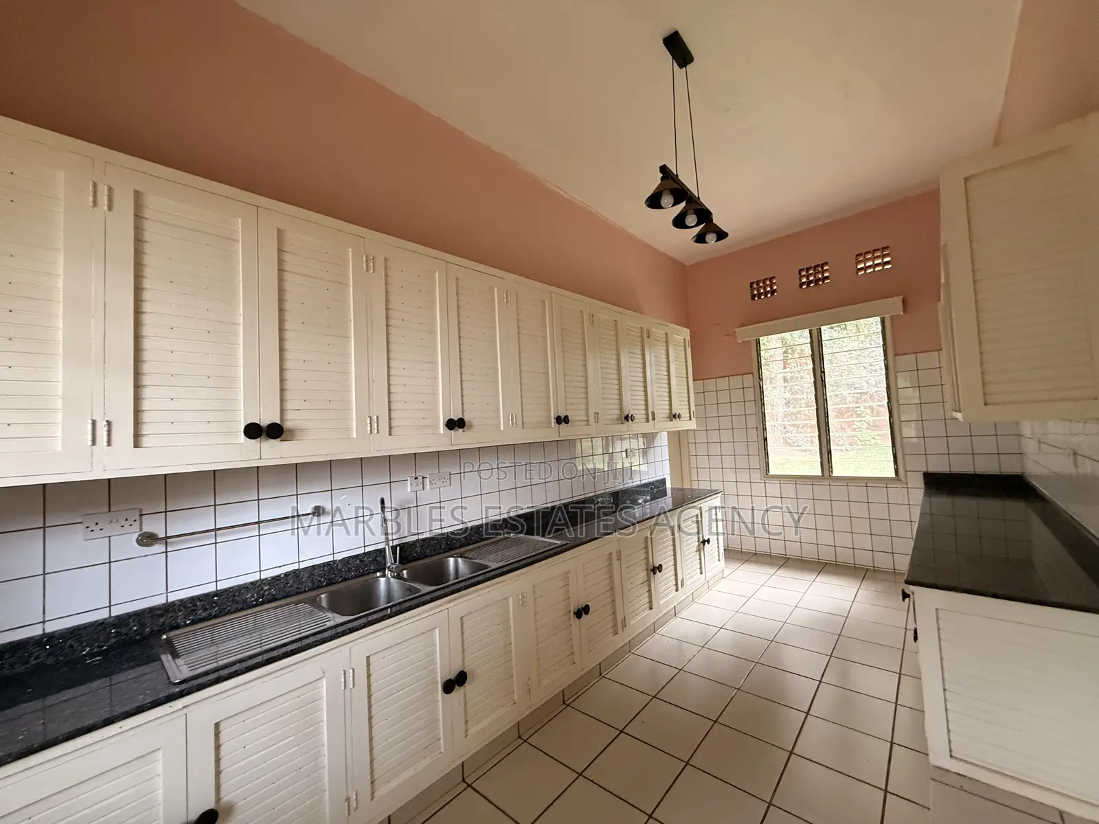 4bdrm House in Mbuya, Central Division for rent