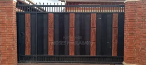 Metallic Gate