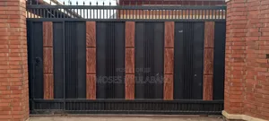 Metallic Gate