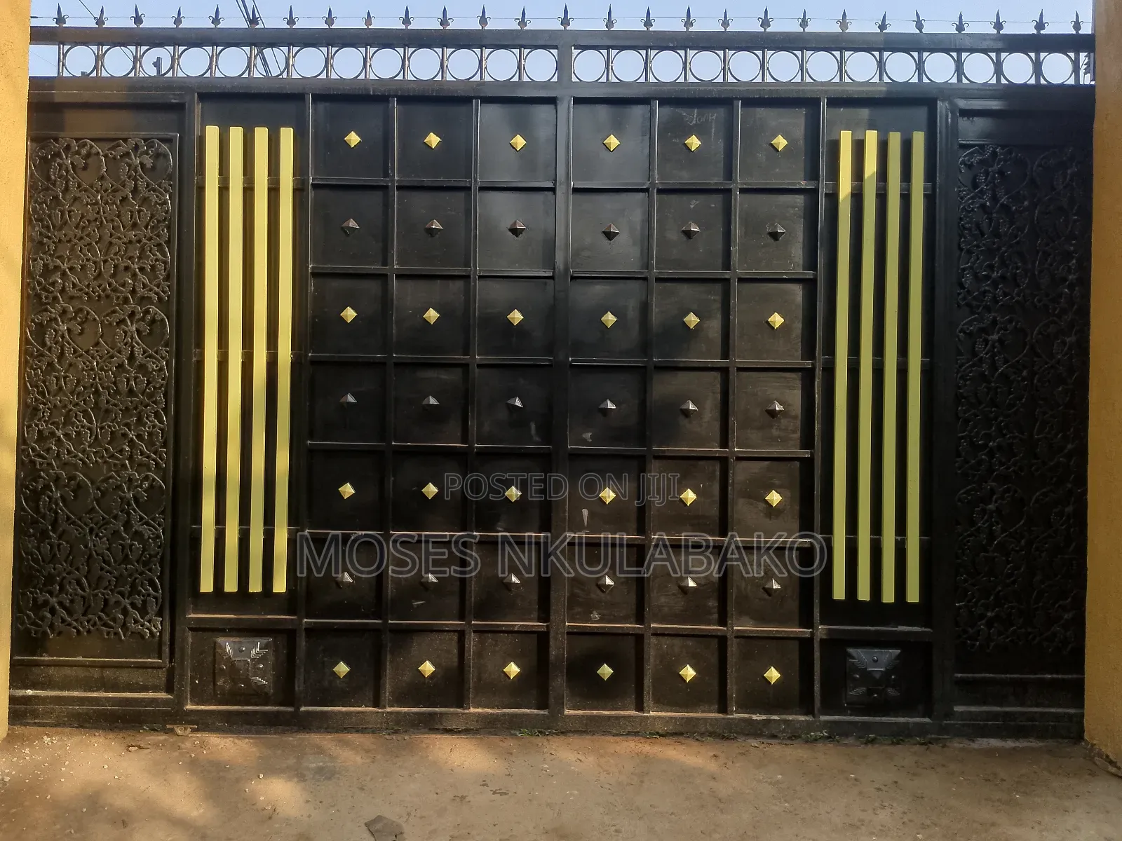 Metallic Gate