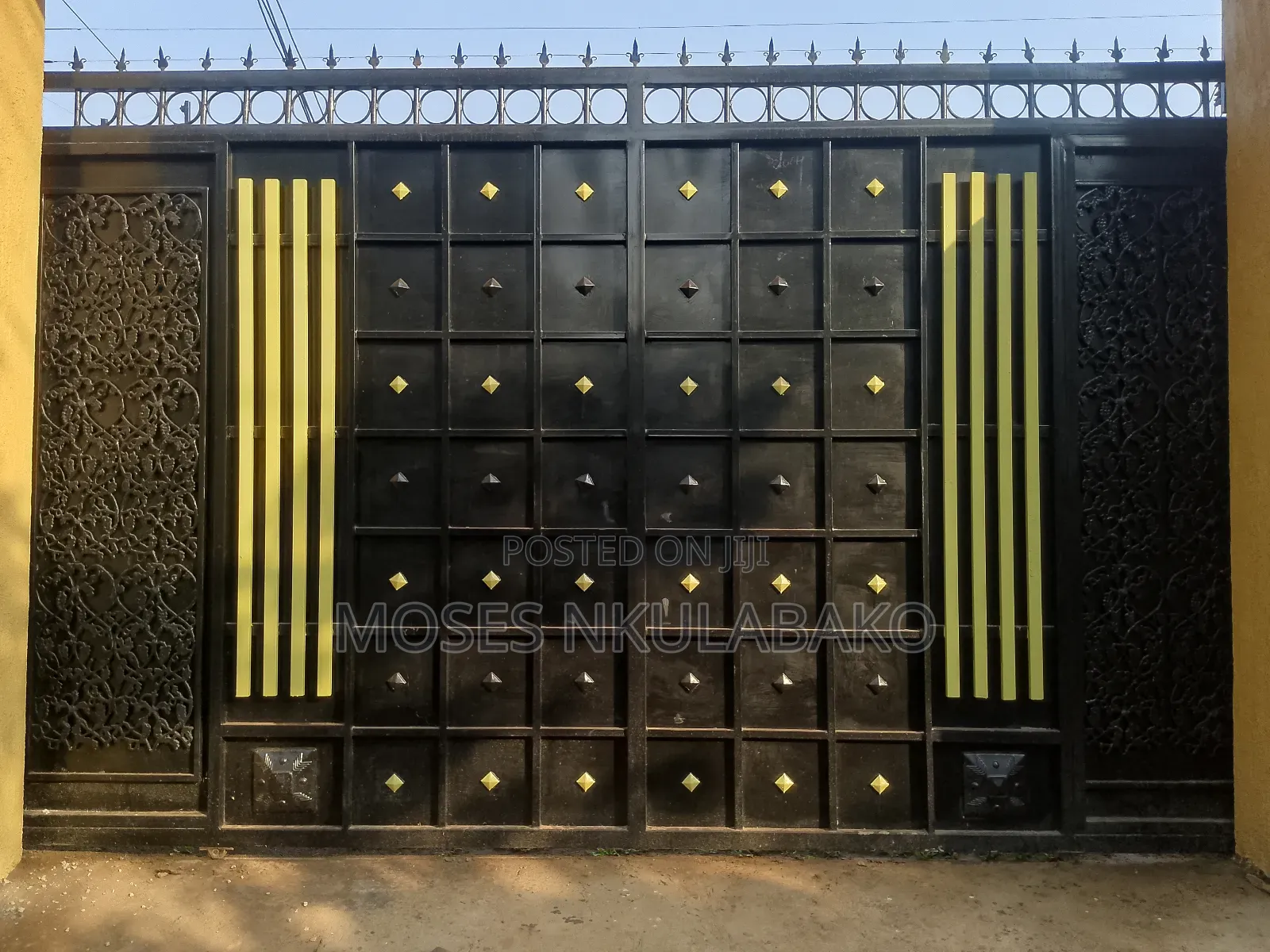 Metallic Gate