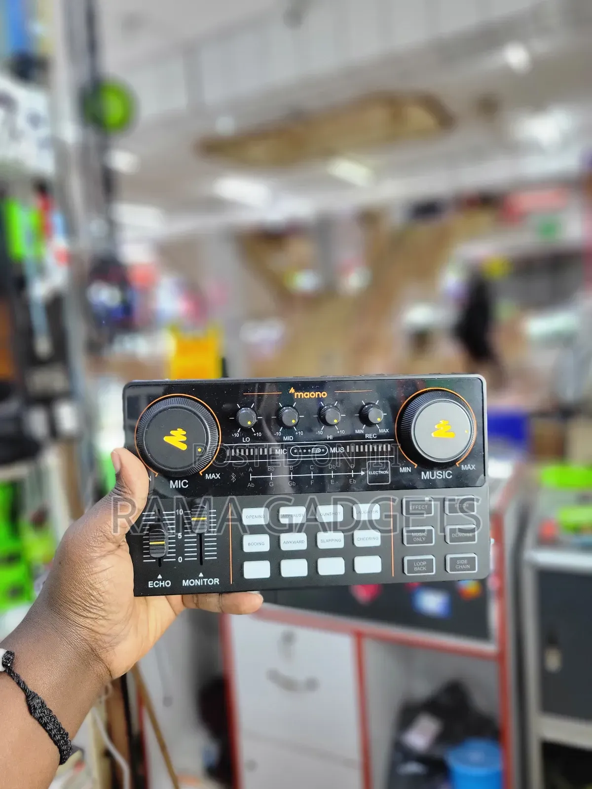 Maonocaster Lite Au-Am200-S1 Starter Bundle.