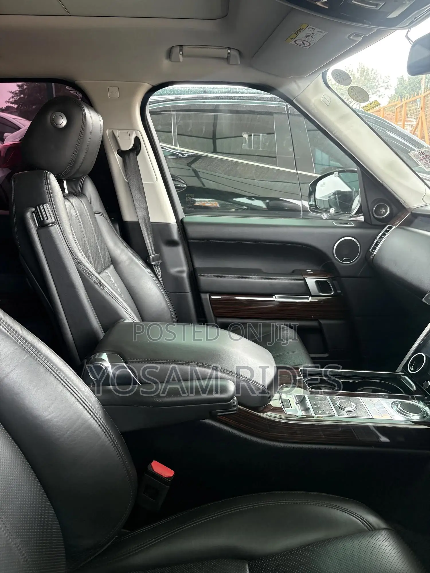 Land Rover Range Rover Vogue 2016 Gold