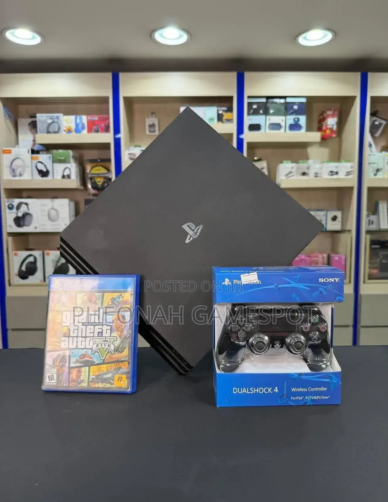 Playstation 4, Ps4 Pro: Chipped 1tb 30 Games 2 Pads Buy It Now Enjoy