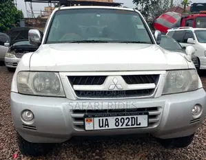 Mitsubishi Pajero 2005 White