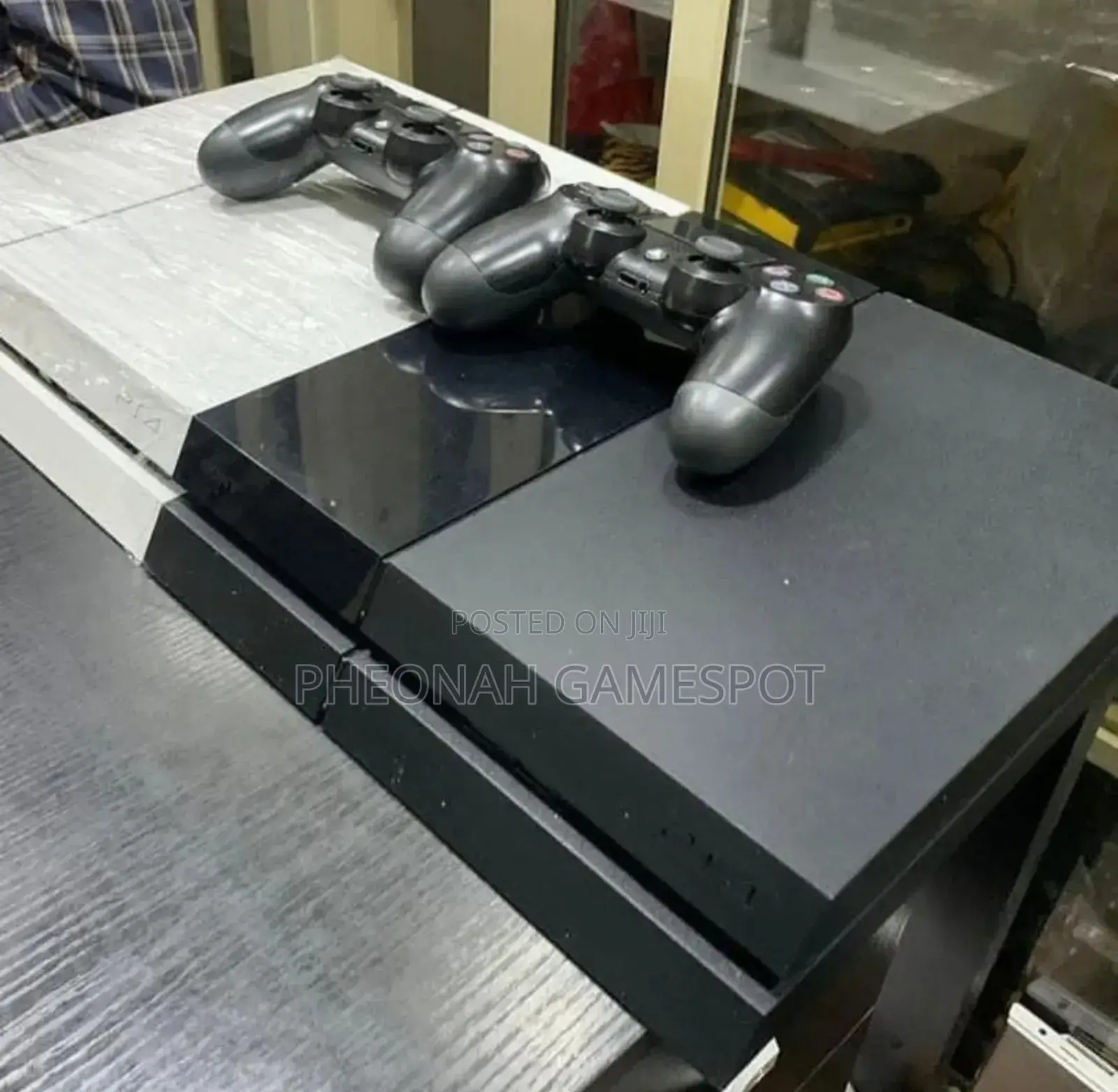 Premium Playstation 4 Fat Complete Setup.