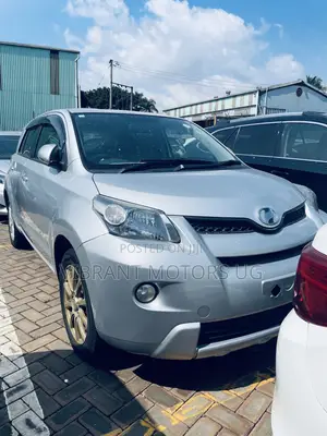 Toyota IST 2012 Silver