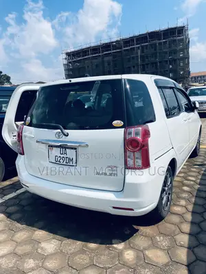 Toyota Raum 2011 White