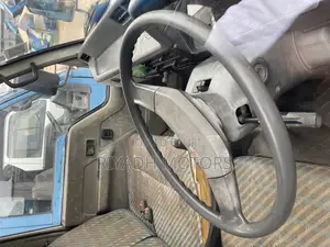 Canter Tipper White