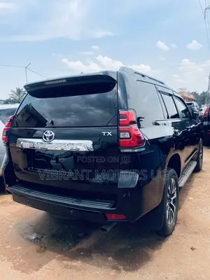 Toyota Land Cruiser Prado 2022 Black