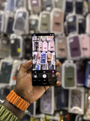 New Sharp Aquos R6 128 GB Black