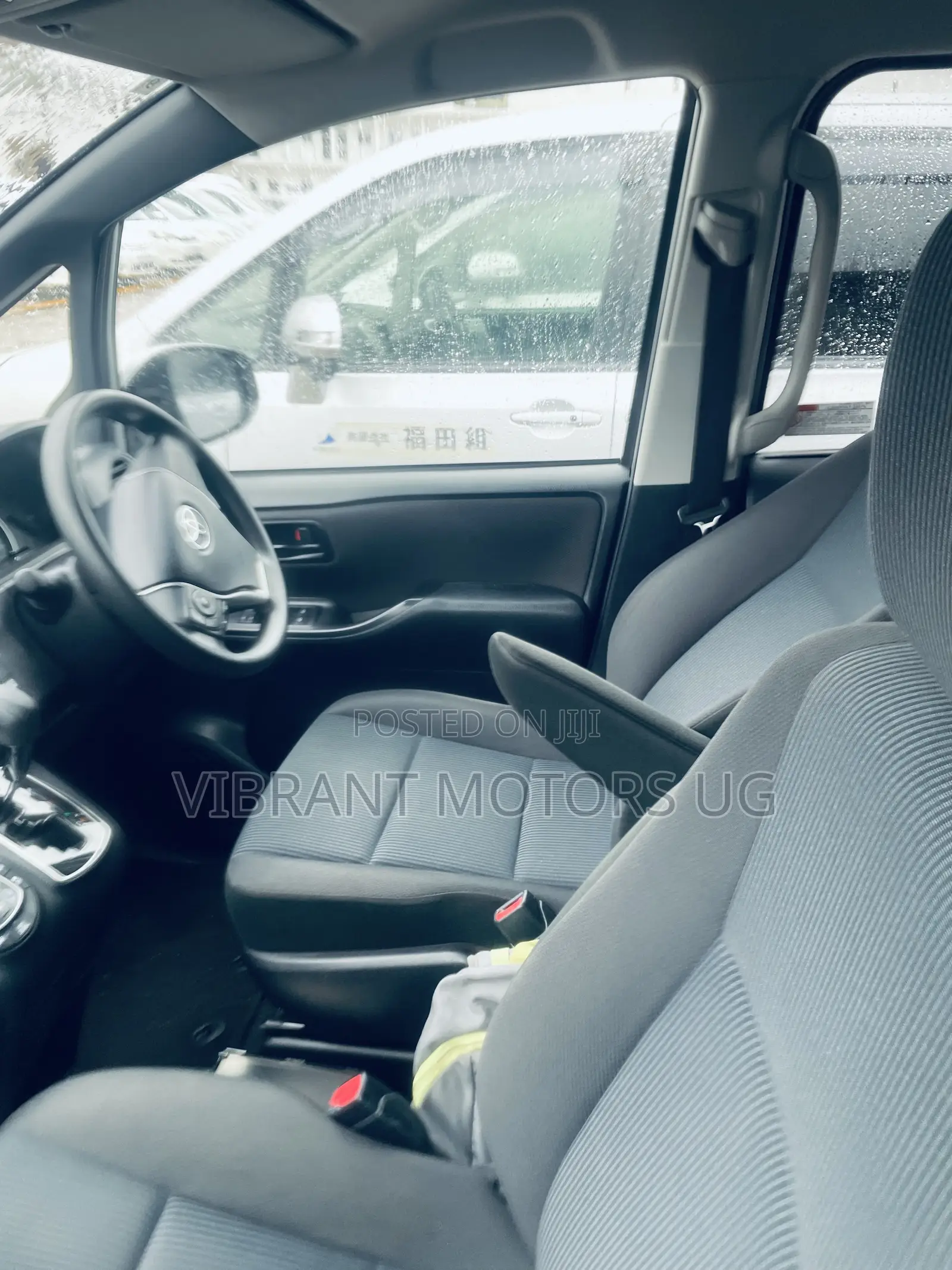 Toyota Noah 2019 Silver