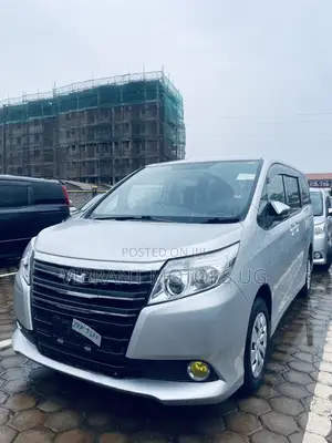 Toyota Noah 2016 Silver