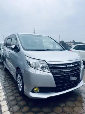 Toyota Noah 2016 Silver