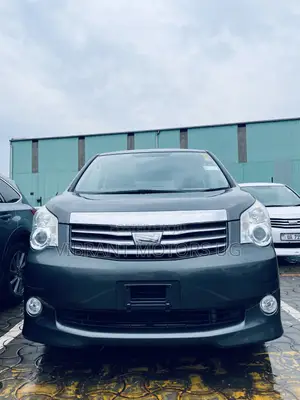 Toyota Noah 2012 Gray