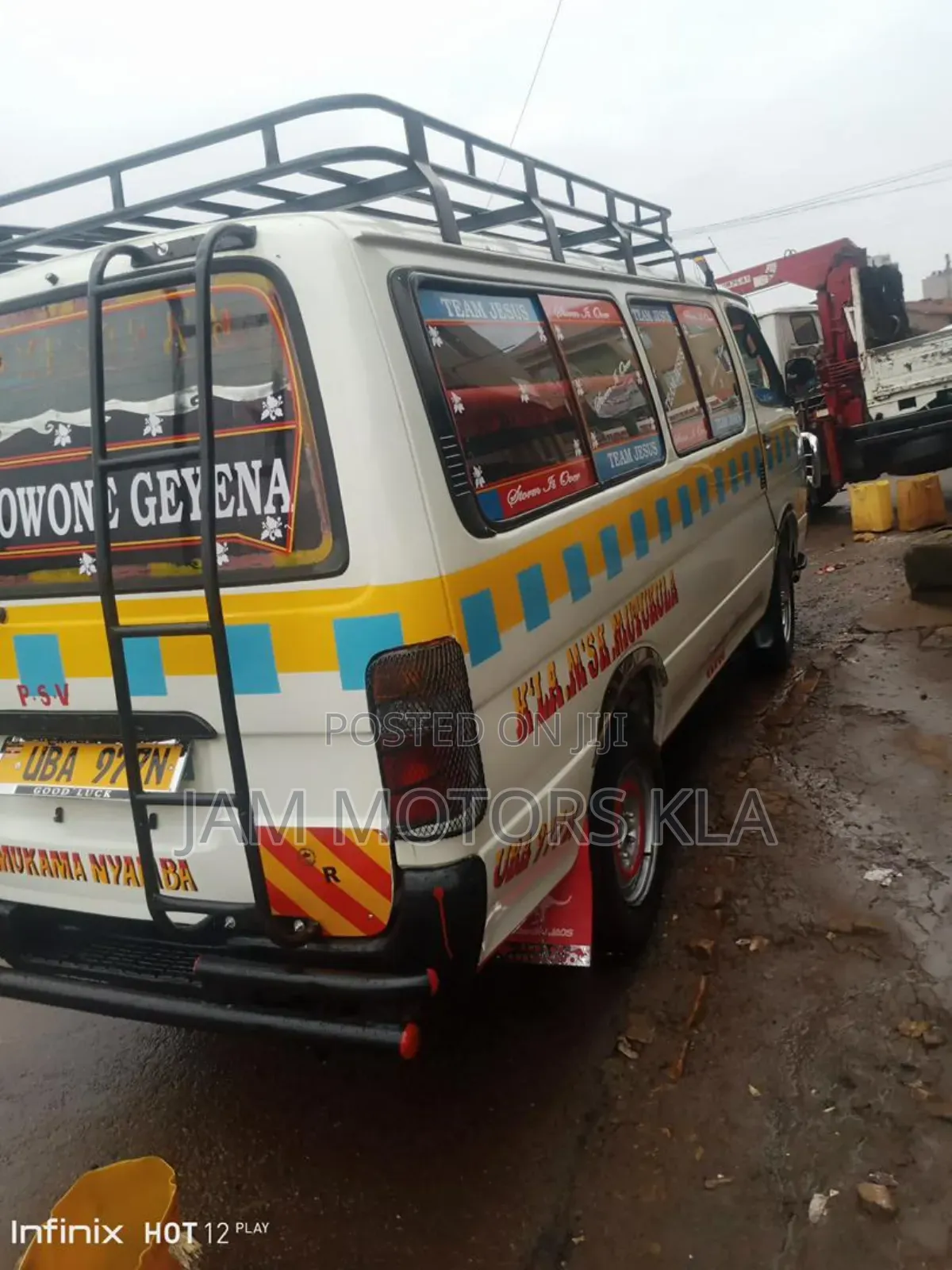 Toyota HiAce 1999 White