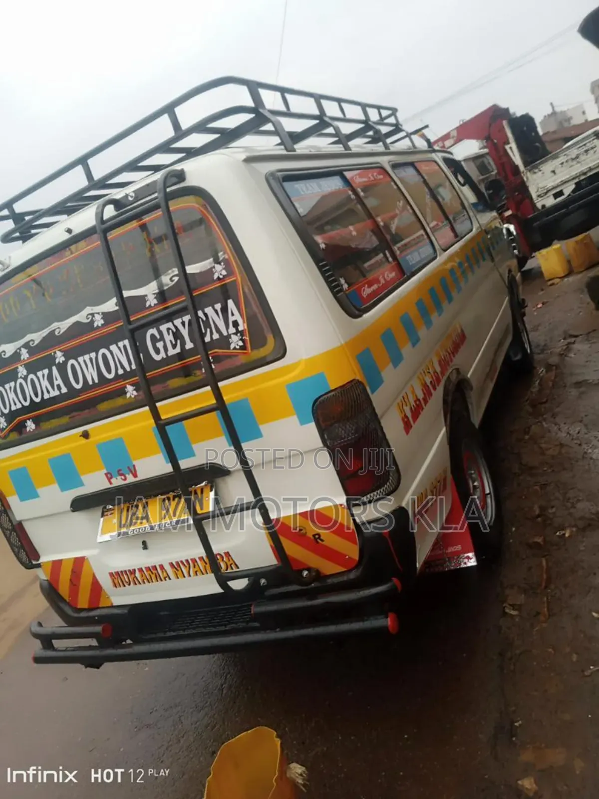 Toyota HiAce 1999 White