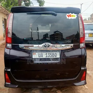 Toyota Noah 2016 Brown