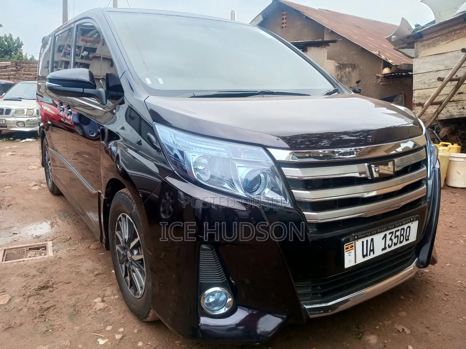 Toyota Noah 2016 Brown