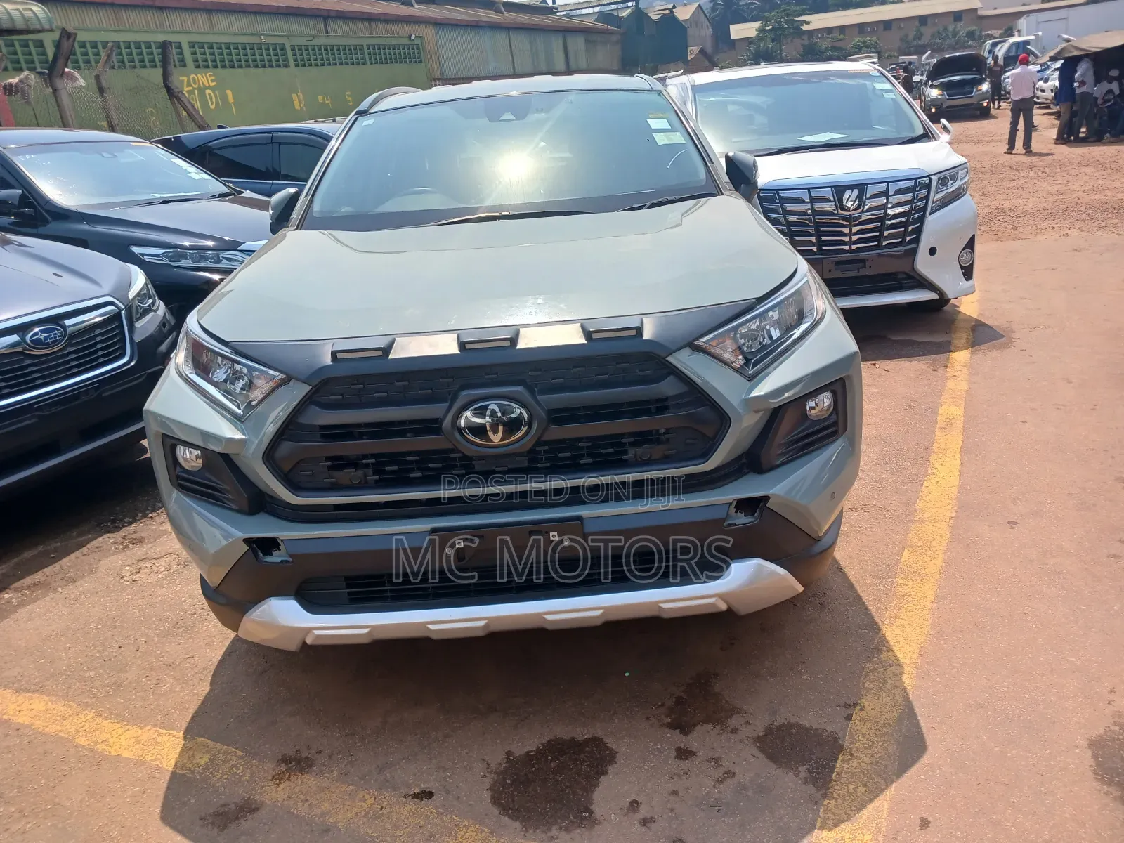 Toyota RAV4 2021 Green