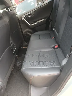 Toyota RAV4 2021 Green