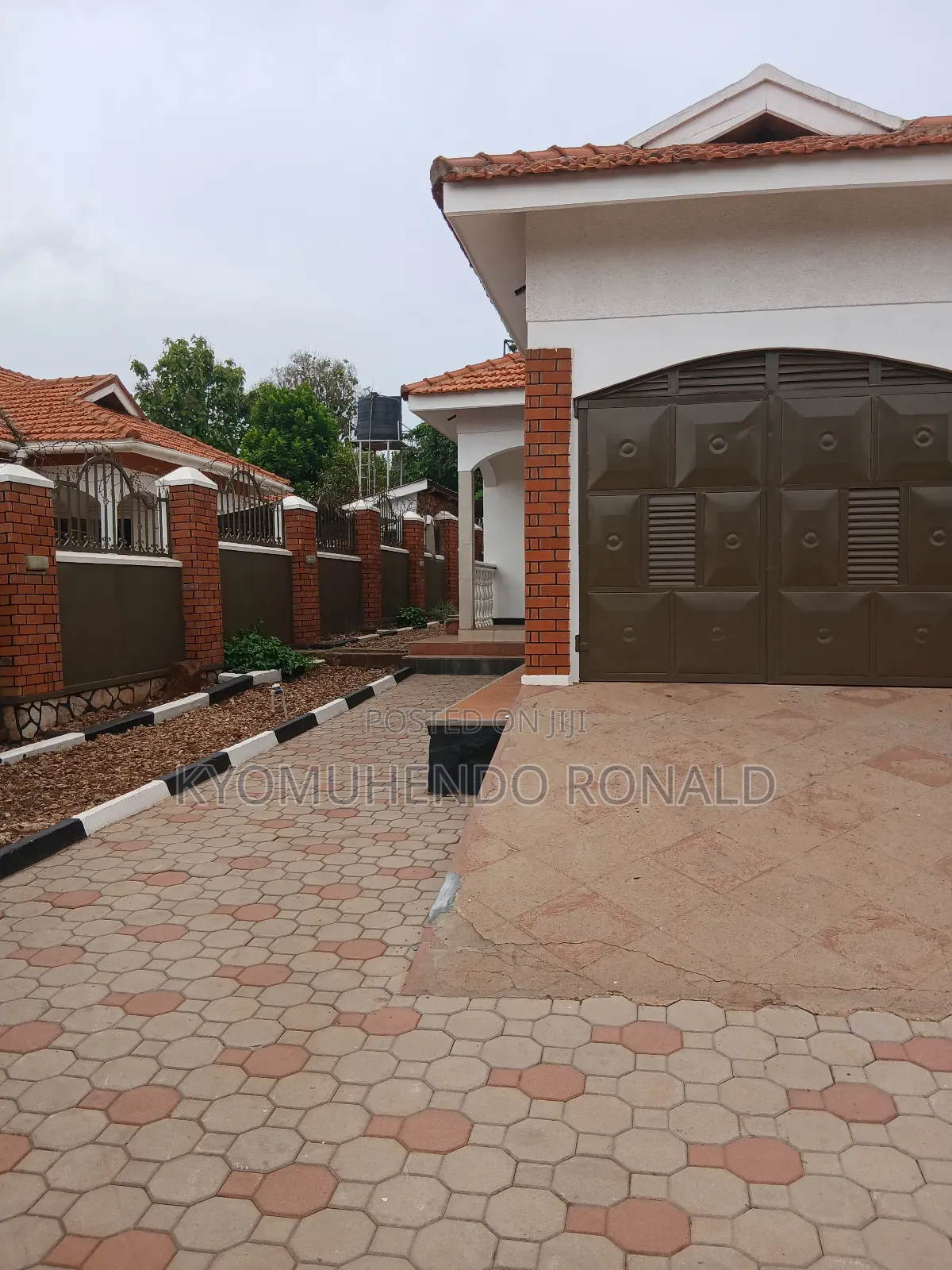 4bdrm Bungalow in Kigoowa, Nakawa for rent