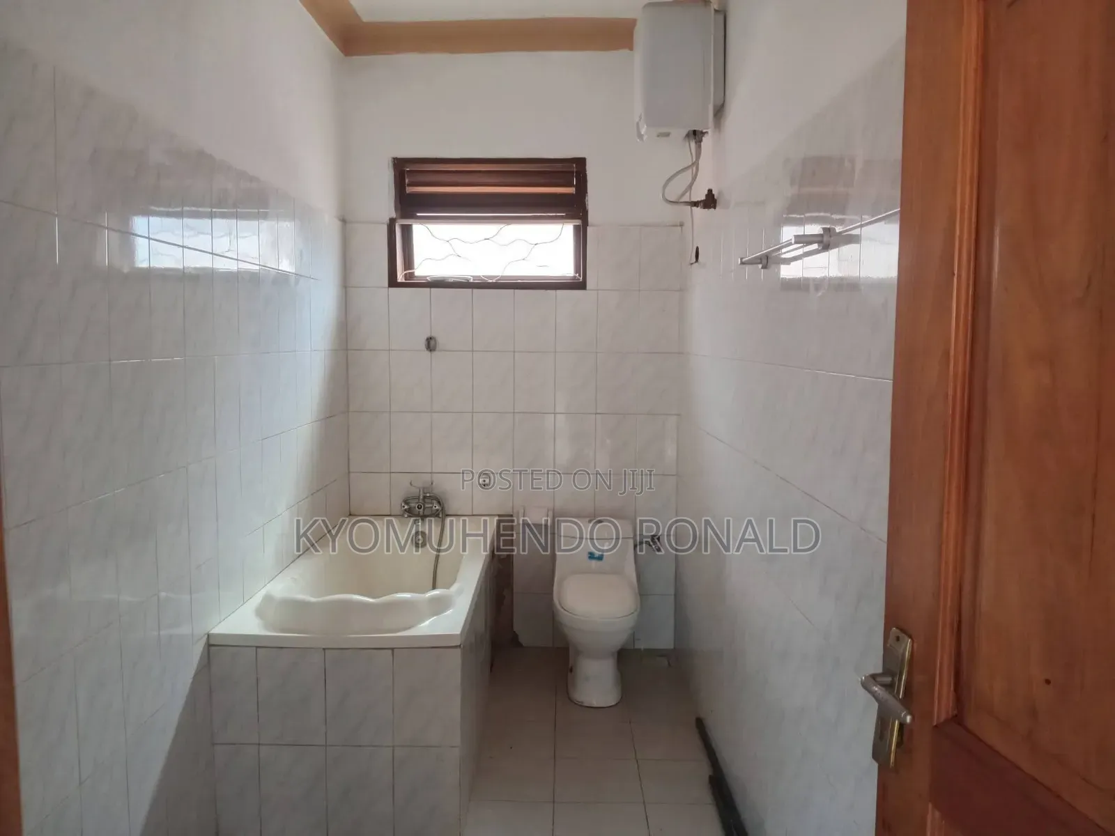 4bdrm Bungalow in Kigoowa, Nakawa for rent