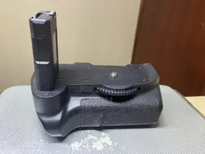 Camera Battery Grip Nikon D5100