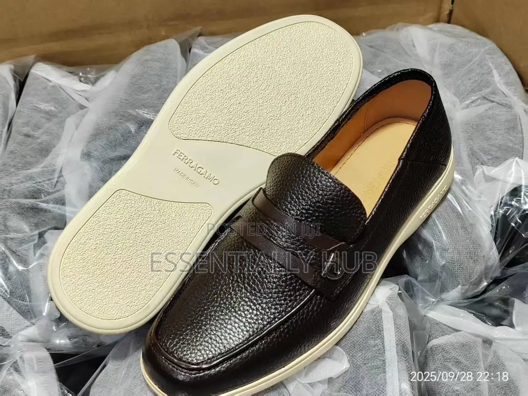 Men’S Classic Shoes in Black and White