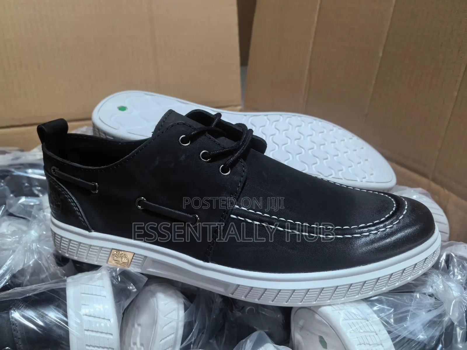 Men’S Classic Shoes in Black and White