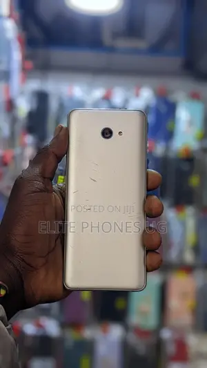 Kyocera Basio 4 32 GB White