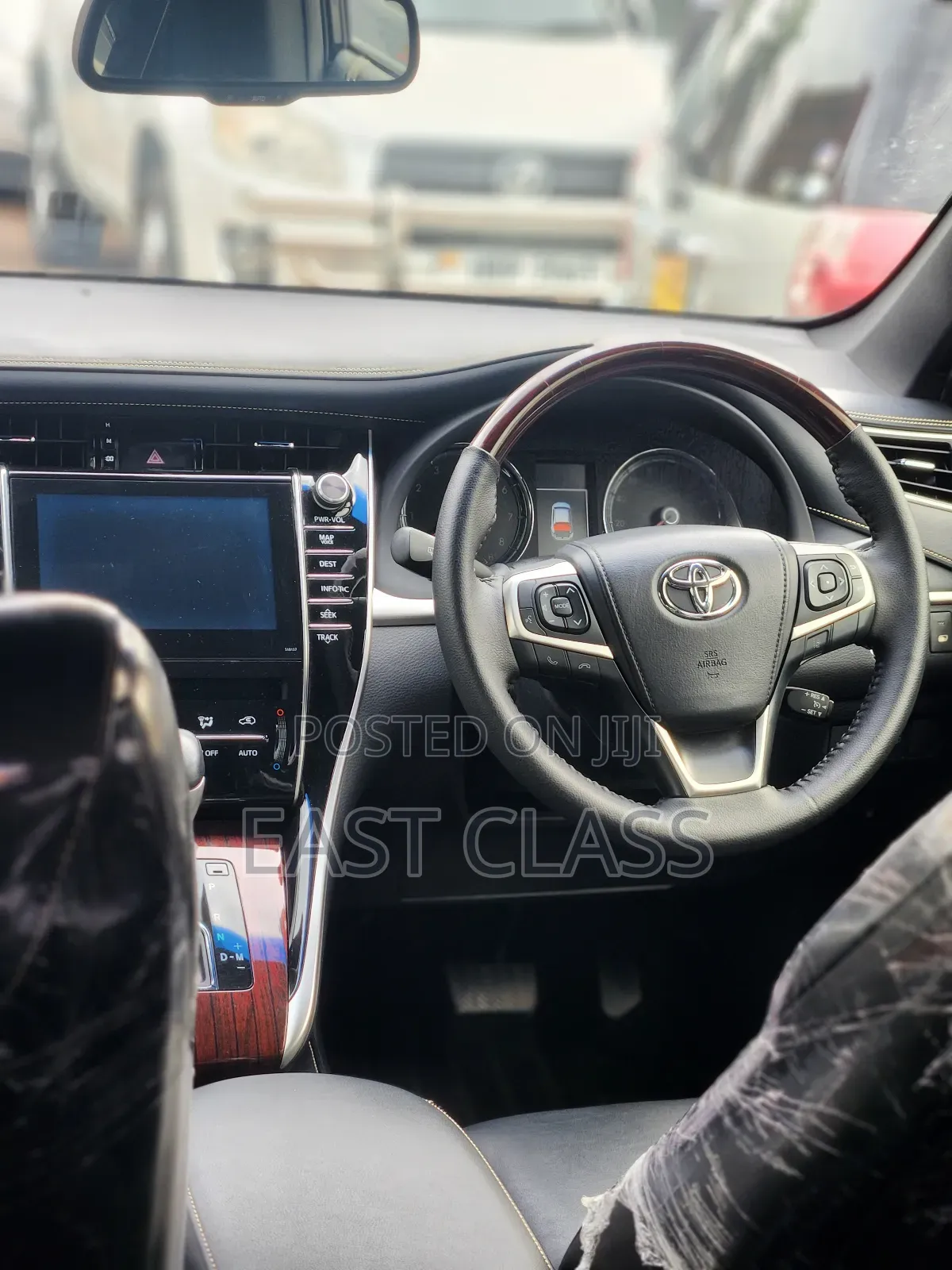 Toyota Harrier 2.0 2016 Black