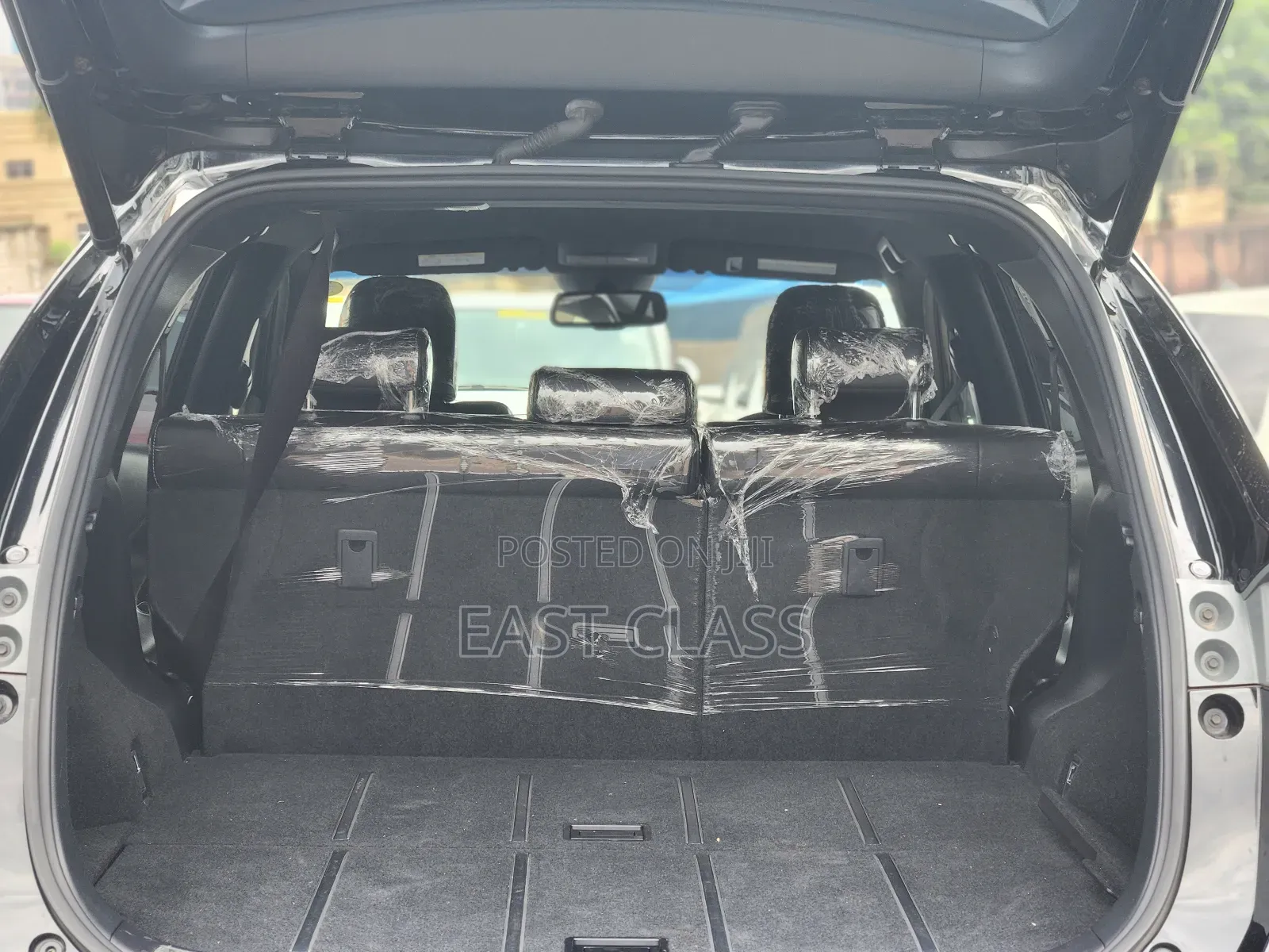 Toyota Harrier 2.0 2016 Black