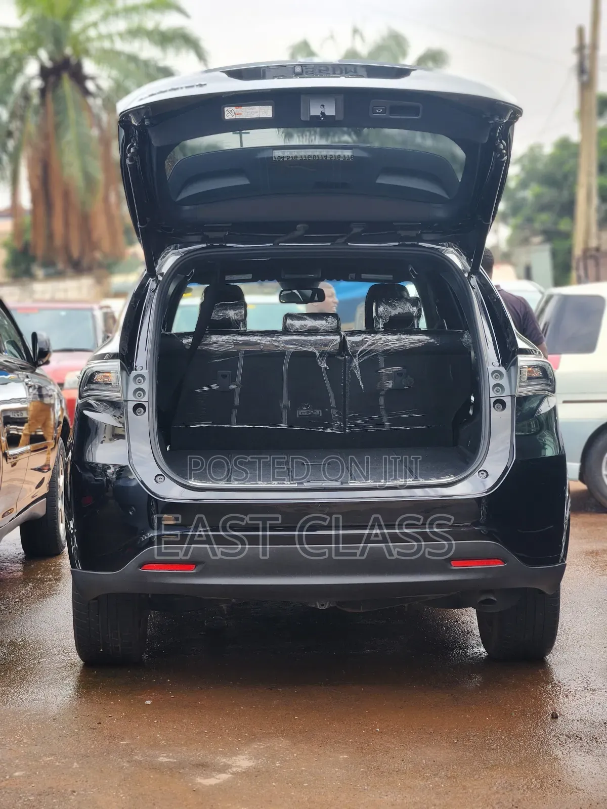 Toyota Harrier 2.0 2016 Black